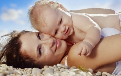 10 mẹo hay mẹ cần biết để chăm trẻ sơ sinh phát triển sức khỏe tốt nhất