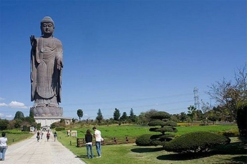 7 bức tượng cao nhất thế giới