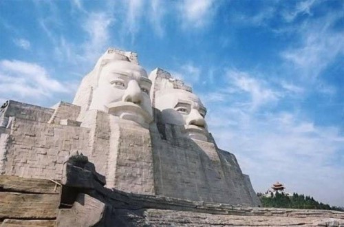 7 bức tượng cao nhất thế giới