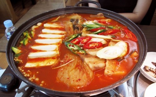 7 món ăn nổi tiếng của Hàn Quốc được kết hợp với kim chi