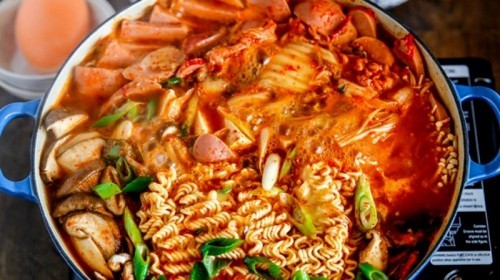 7 món ăn nổi tiếng của hàn quốc được kết hợp với kim chi