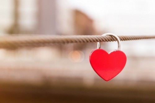 10 dấu hiệu nhận biết bạn đang yêu nhầm người