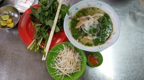 7 địa chỉ ăn phở gà ngon nhất tại Sài Gòn