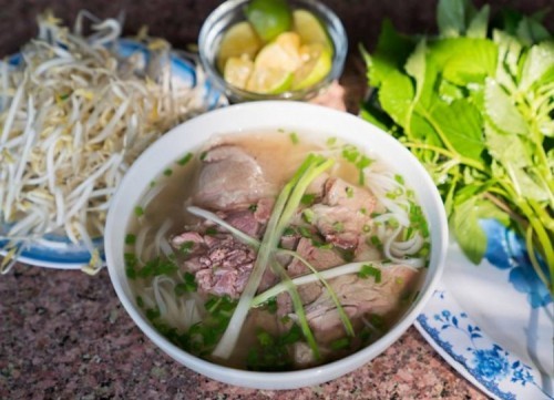 7 địa chỉ ăn phở gà ngon nhất tại sài gòn