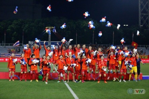 18 bài thơ hay chúc mừng đổi tuyển bóng đá nữ giành huy chương vàng seagames 30