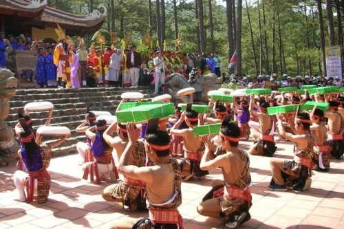 10 lễ hội truyền thống ở việt nam