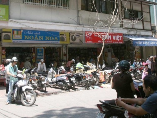 10 địa chỉ mua sách rẻ nhất Hà Nội