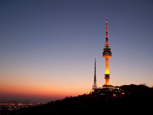 5 tháp truyền hình nổi tiếng nhất châu á