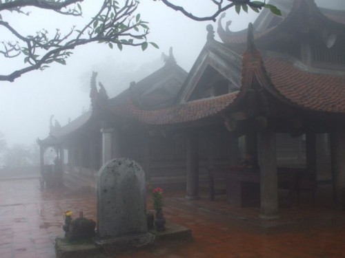 10 địa điểm du lịch tâm linh nổi tiếng tại uông bí, quảng ninh