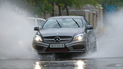 10 lưu ý cần thiết nhất cho lái xe ô tô ngày mưa bão