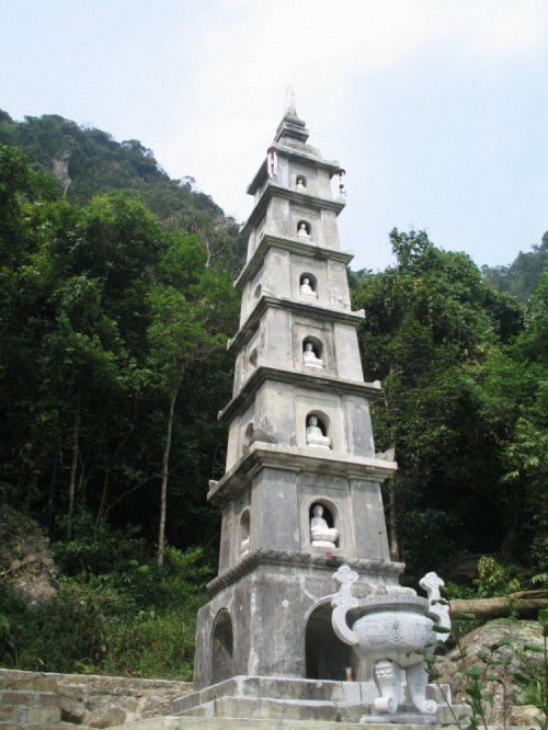 8 ngôi chùa linh thiêng nhất tại quảng ninh