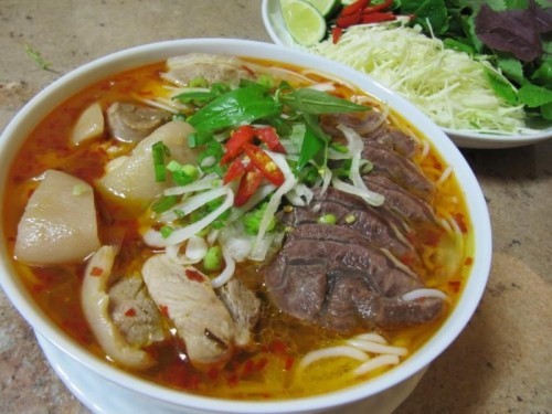 10 quán bún bò Huế ngon ở thành phố Hồ Chí Minh