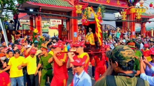 8 lễ hội Xuân được yêu thích nhất tại Việt Nam
