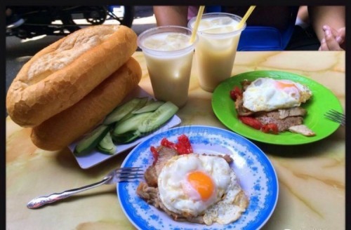 6 quán bánh mì sốt vang ngon nhất ở Hà Nội