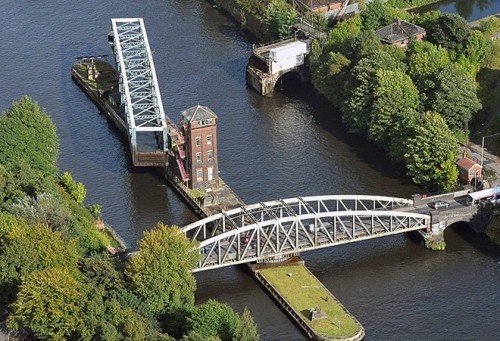 10 cây cầu nước nổi tiếng nhất thế giới