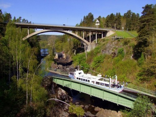10 cây cầu nước nổi tiếng nhất thế giới