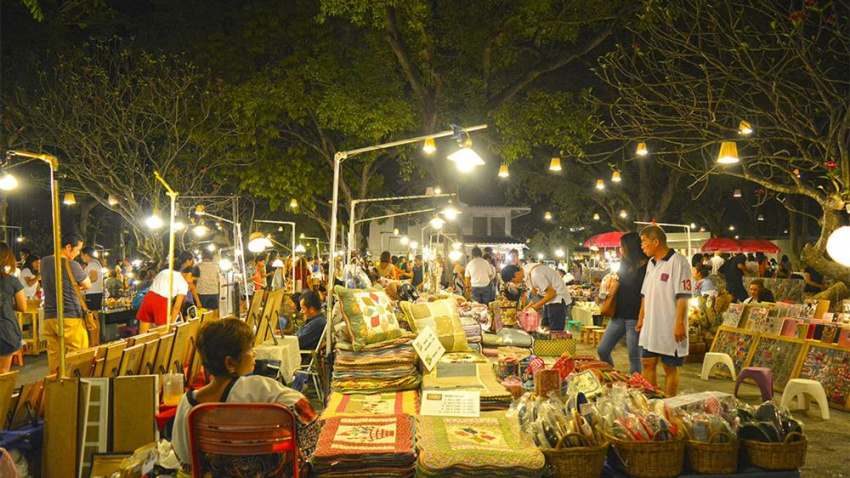 Mua sắm thả ga tại top 5 chợ đêm Hua Hin