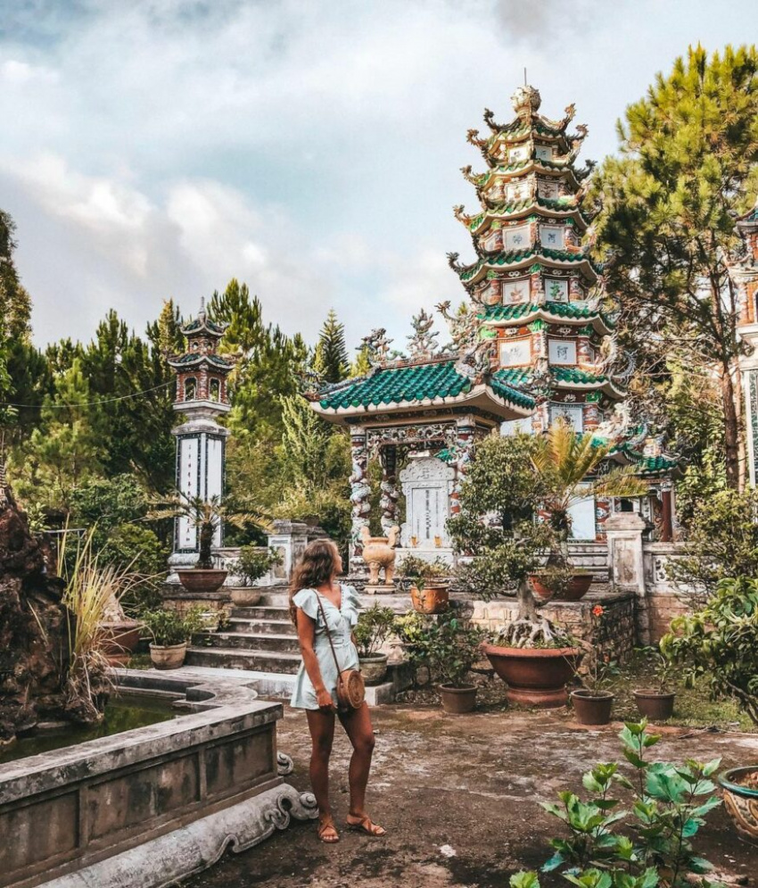 Ghé thăm chùa Linh Sơn: ngôi chùa lớn và cổ ở Đà Lạt