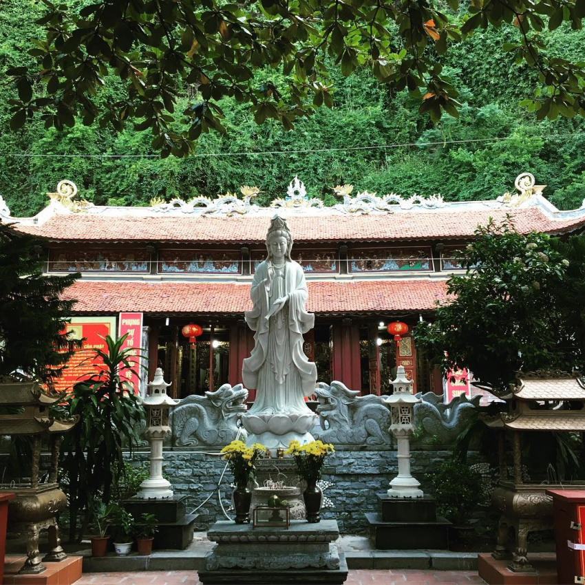 Chùa Long Tiên Hạ Long: Độc đáo ngôi chùa cổ tâm linh ở Quảng Ninh