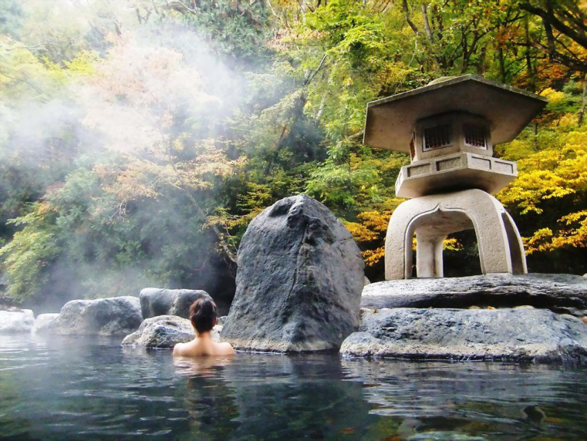Tắm Onsen núi Thần Tài, trải nghiệm không thể bỏ lỡ tại Đà Nẵng
