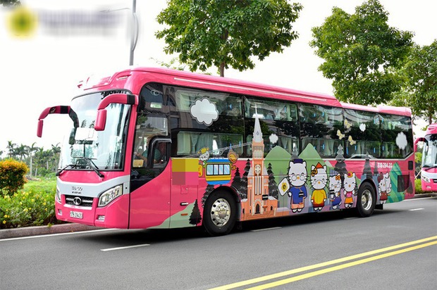 Xe bus Hello Kitty cho hành trình Sài Gòn đi Đà Lạt “cute hết sẩy”