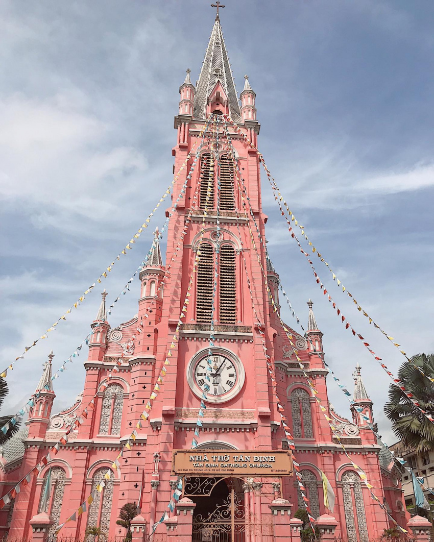 Nhà thờ Tân Định – Nhà thờ màu hồng độc nhất Sài Gòn