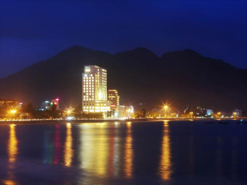 ăn chơi nha trang, khám phá nha trang, top 10 khách sạn 3 sao nha trang view ven biển đẹp nhất