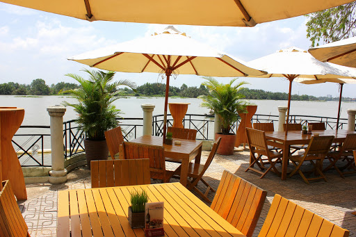 top 10 nhà hàng bên sông ở sài gòn view đẹp, đồ ăn ngon