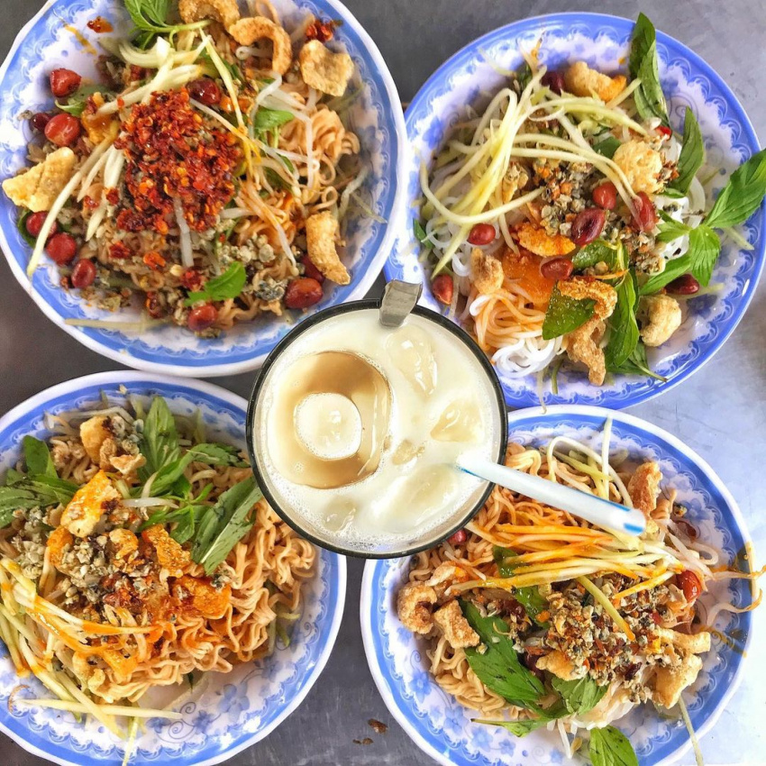 Thổ địa mách 10 quán ăn sáng ở Huế nổi tiếng ngon – bổ – rẻ