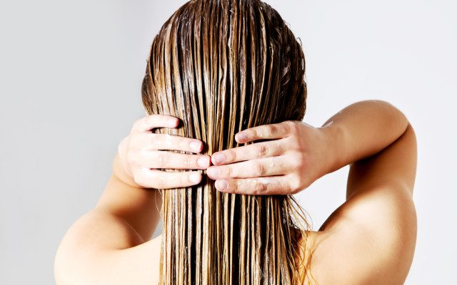 10  cách làm đẹp tóc với dầu dừa hiệu quả nhất