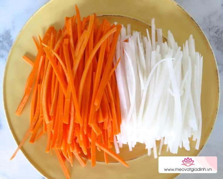 Cách làm cà rốt, củ cải chua ăn kèm ngon miệng