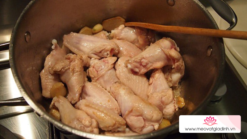 ăn gì hôm nay, công thức nấu ăn, gà nấu nấm, thịt gà, cách làm gà nấu nấm siêu bổ dưỡng cho cả nhà