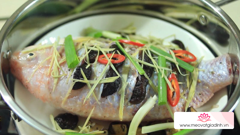 cá hấp, công thức nấu ăn, hấp, bữa cơm cuối tuần đơn giản, ngon miệng hơn với món cá diêu hồng hấp nấm hương