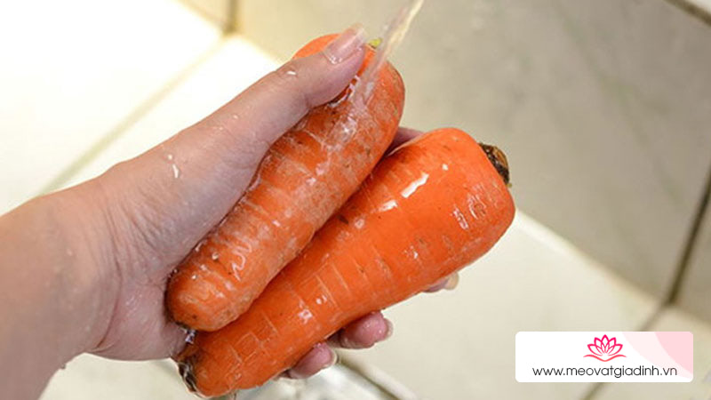 Cách làm nước ép cà rốt cho bé