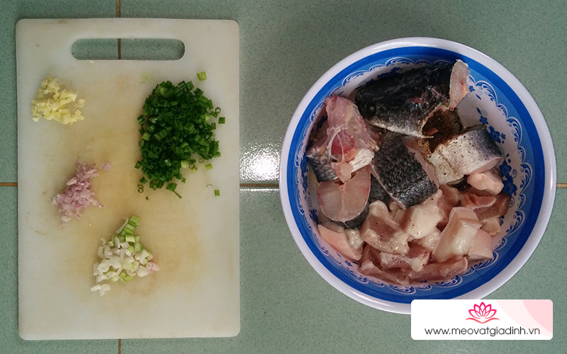 Cách làm cá lóc kho thịt đậm đà, thịt cá chắc cuốn hút đến miếng cuối cùng