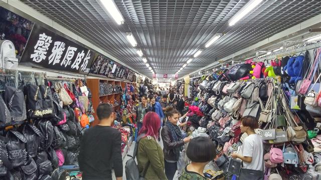 khám phá chợ wuai – một trong những khu chợ bán buôn lớn nhất châu á
