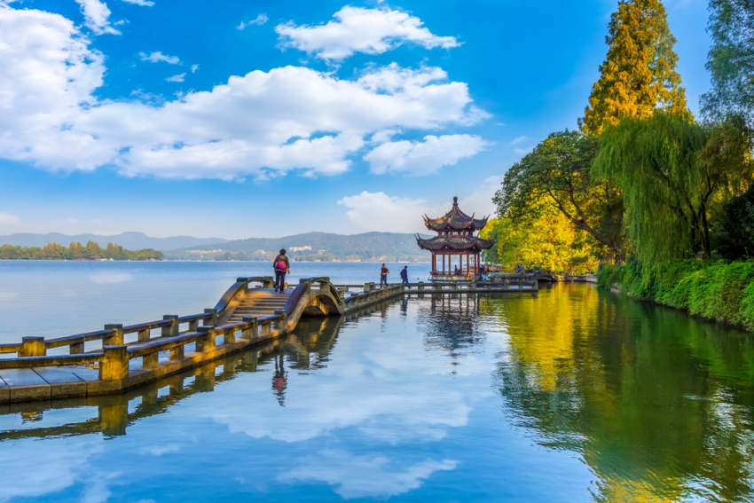 Du lịch Tây Hồ – cảnh đẹp nổi tiếng tại Hàng Châu - ALONGWALKER