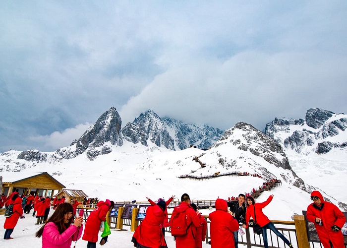 du lịch ngọc long tuyết sơn – ngọn núi hùng vỹ quanh năm tuyết phủ nổi tiếng của trung quốc