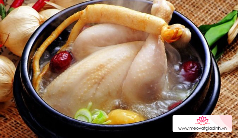 2 cách nấu gà hầm sâm Hàn Quốc vừa ngon miệng vừa bổ dưỡng, cả gia đình thích mê