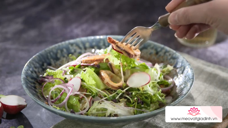 các món ngon từ mực, các món salad, công thức nấu ăn, mực, salad mực ống, ăn trưa nhẹ với món salad mực ống đơn giản, dễ làm mà lại ngon miệng