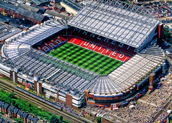 Khám phá sân vận động Old Tranfford nổi tiếng thế giới - ALONGWALKER