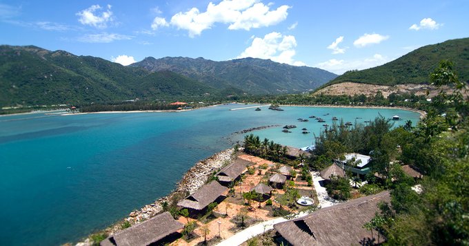 Zoom Cận Cảnh Diamond Bay Resort & Spa Nha Trang