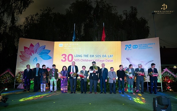 DIVA GROUP Trao Tặng 300 Triệu Đồng Cho Làng Trẻ Em SOS Đà Lạt