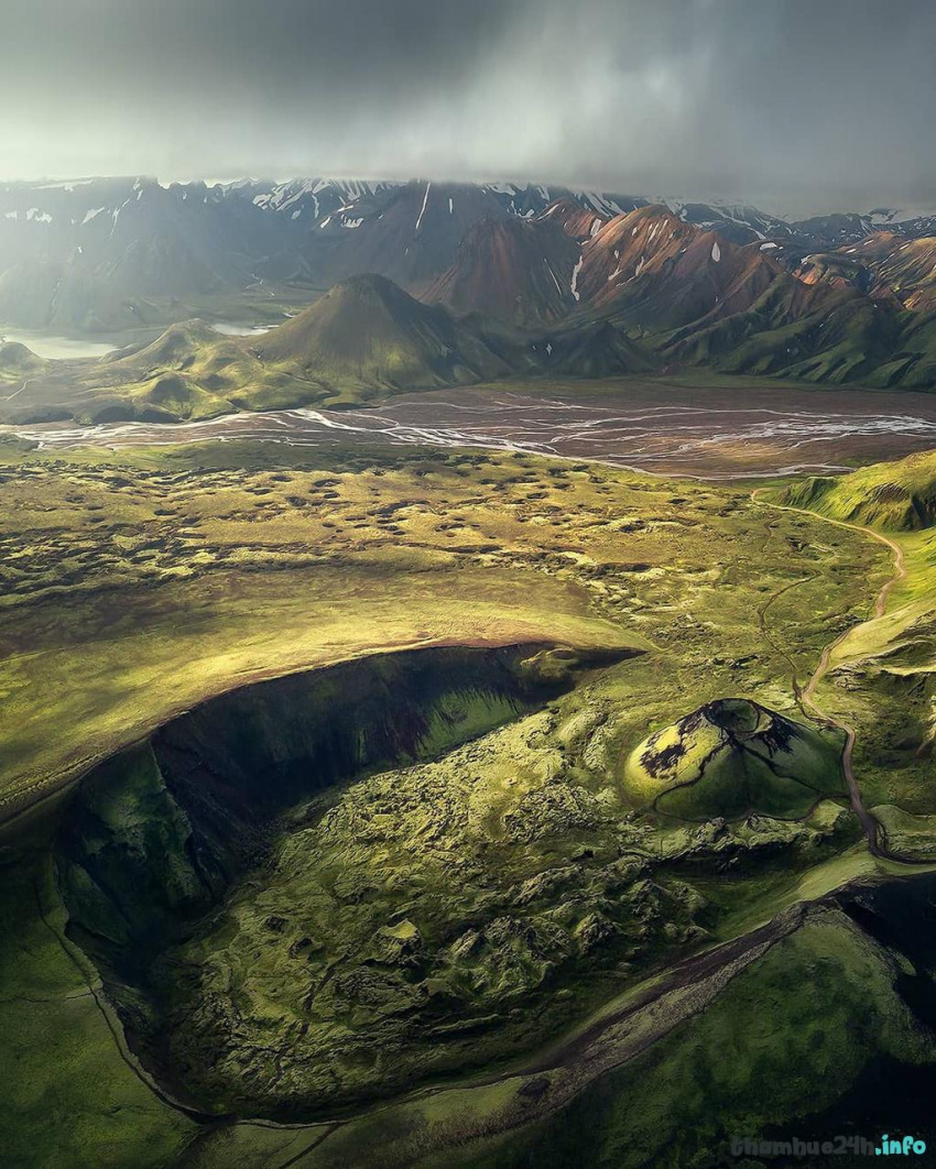 review những miền đất màu xanh ở iceland hóa thước phim viễn tưởng