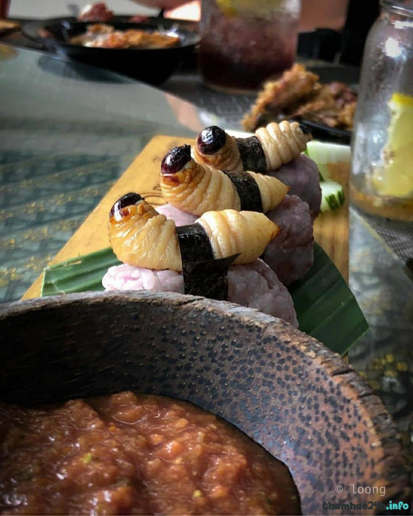 review khám phá món sushi đuông dừa kỳ lạ ở malaysia