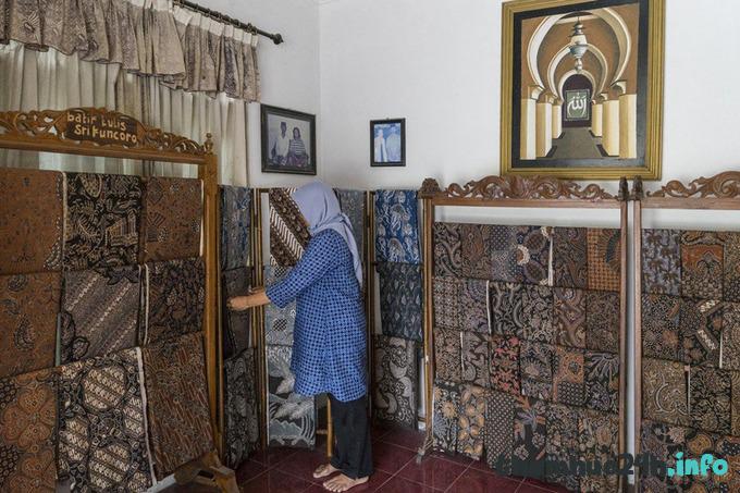 review nghề làm vải batik thủ công hàng trăm tuổi