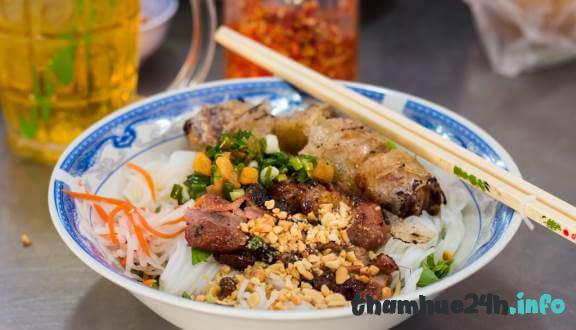 review top 10 quán bún thịt nướng ngon ở huế