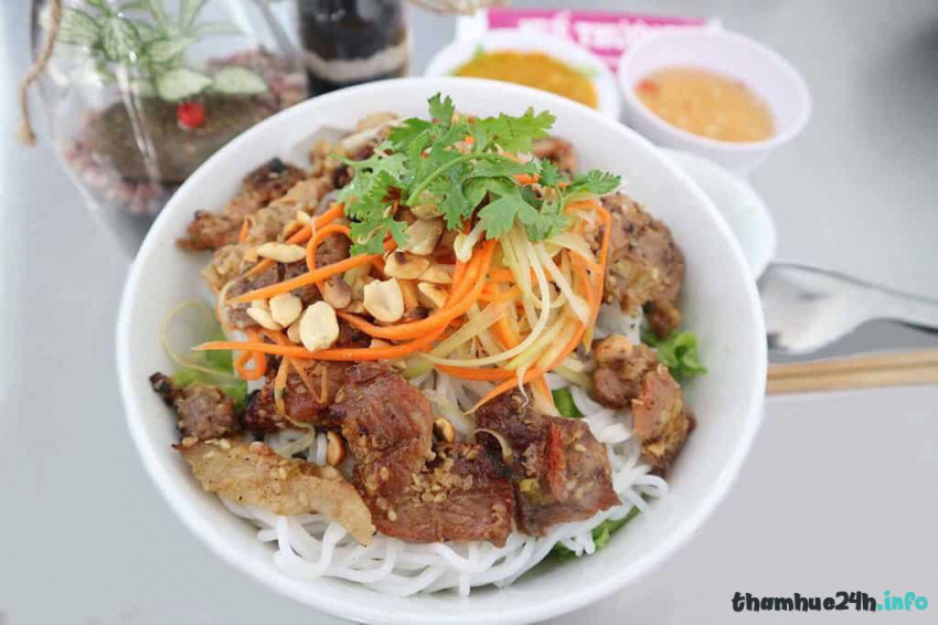 review top 10 quán bún thịt nướng ngon ở huế