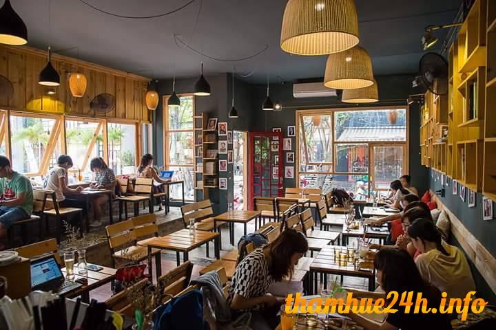 review top 10 quán cafe sách yên tĩnh tại huế dành cho dân ‘mọt sách’