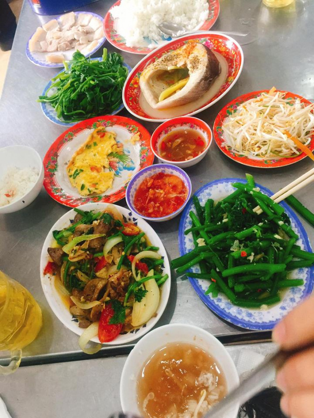 Top 5 quán ăn ‘chuẩn cơm mẹ nấu’ ở Huế khiến thực khách ‘say quên lối về’